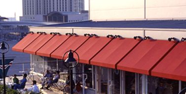 テント・膜構造～レストランや商業施設の屋上などに